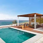Lara - Stylish Retreat With Access * Pachyammos