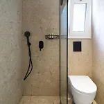 Lara - Stylish Retreat With Access Villa Pahíamosz