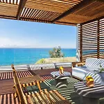 Lara - Stylish Retreat With Access