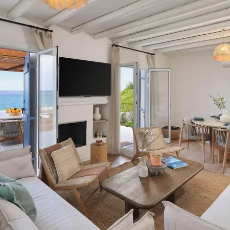 Lara - Stylish Retreat With Access Villa Pachyammos