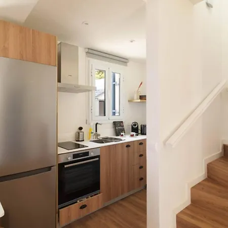 Villa Lara - Stylish Retreat With Access