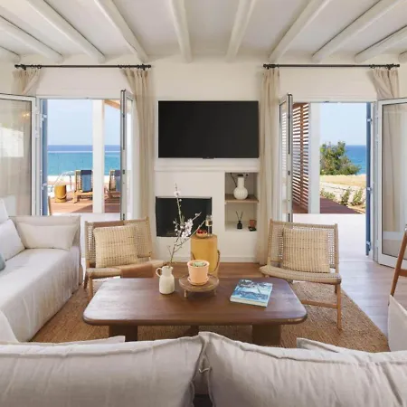 Lara - Stylish Retreat With Access * Pachyammos