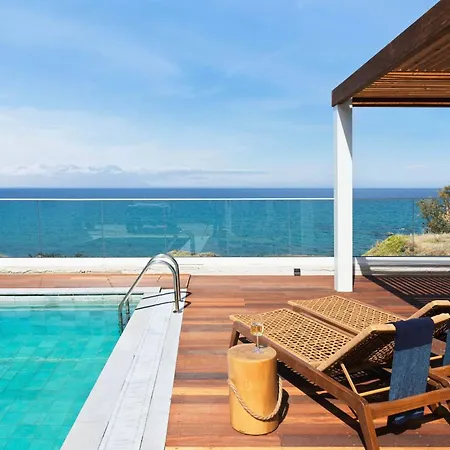 Lara - Stylish Retreat With Access Vila *