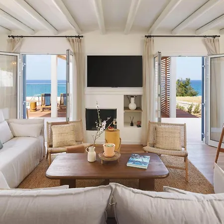 Lara - Stylish Retreat With Access Pachyammos