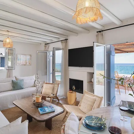 Villa Lara - Stylish Retreat With Access