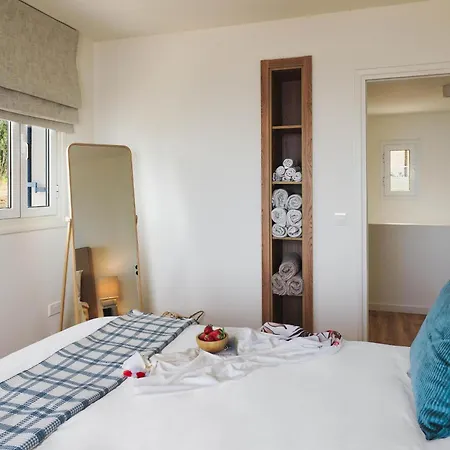 Lara - Stylish Retreat With Access * Pachyammos