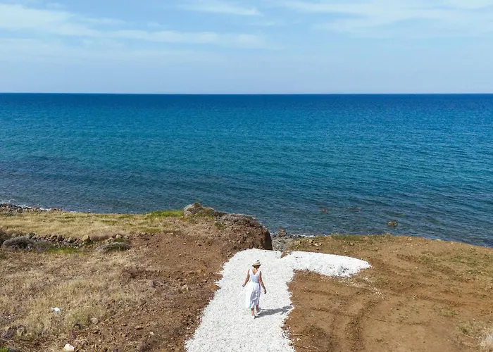 Lara - Stylish Retreat With Access ヴィラ Pachyammos