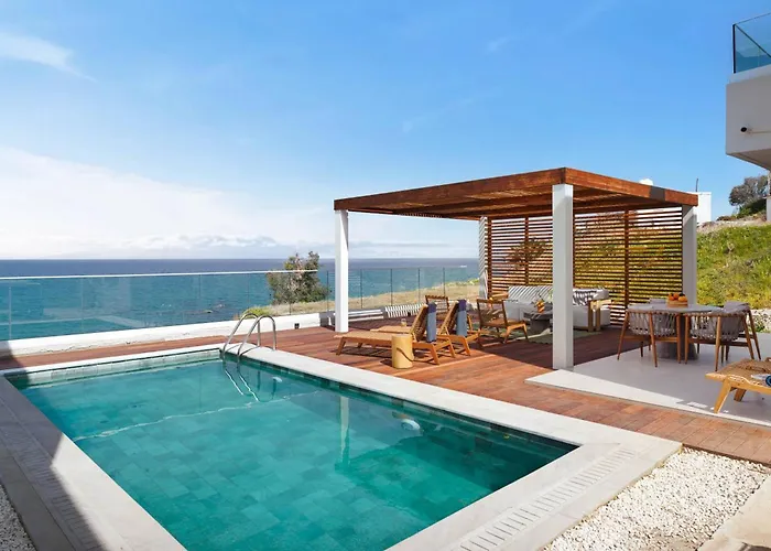 Lara - Stylish Retreat With Access *