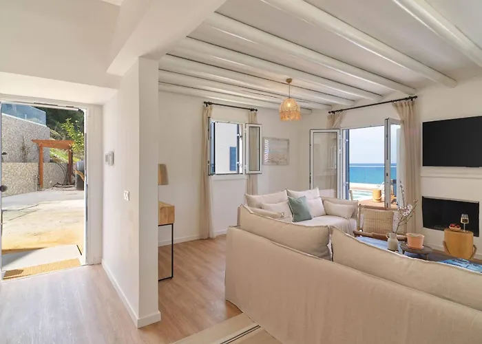 Lara - Stylish Retreat With Access * Pachyammos