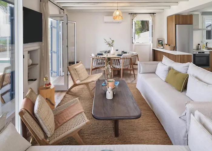 Vila Lara - Stylish Retreat With Access